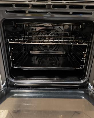 Cucina con Forno Elettrico