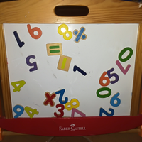 Lavagnetta per bambini e pallottoliere per contare