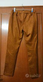 pantaloni marroni