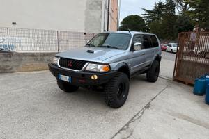 Mitsubishi pajero sport
