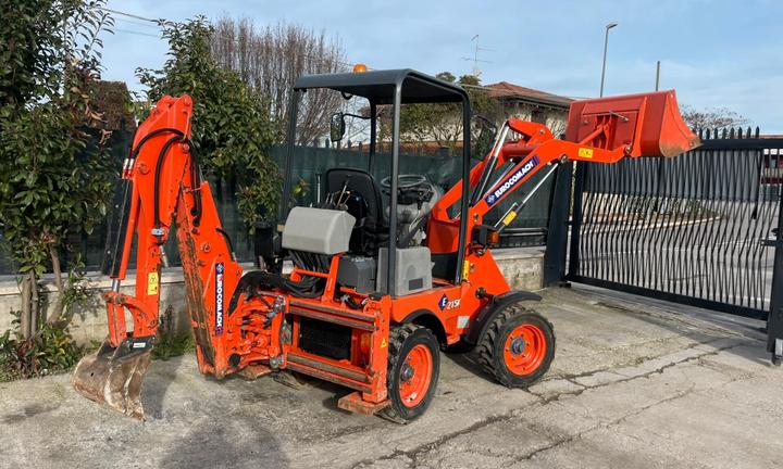 P103 Mini terna Eurocomach 215K