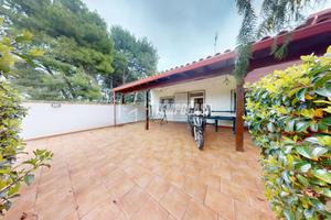 VILLA INDIPENDENTE, PORTO CESAREO.