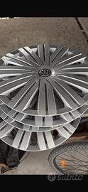 SET COMPLETO BORCHIE + CERCHI PRIGINALI VOLKSWAGEN