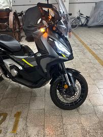 Xadv 750