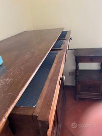Credenza in noce stile Luigi Filippo, dell'800