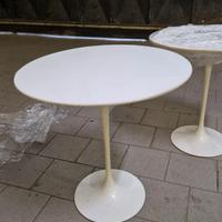 2 Tavolini tondi Knoll Saarinen del 1975