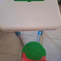 scrivania con sedia
