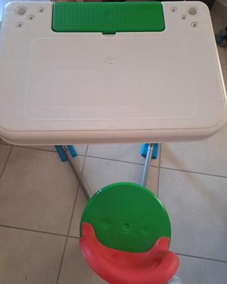 scrivania con sedia