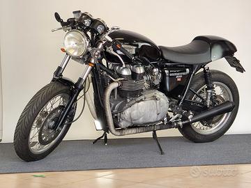 triump thruxton cafe racer 