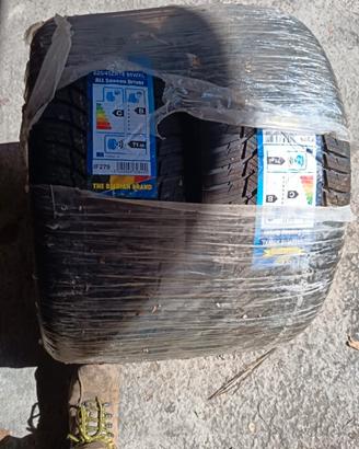 Pneumatici 4 stagioni 