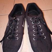 Scarpe Nike taglia 42.5 di tela