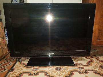 Tv samsung 32 pollici con soundbar e decoder