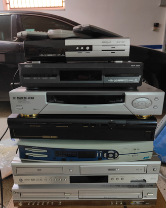 10 decoder in blocco a 100 euro