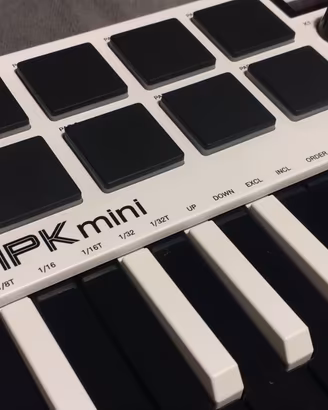 AKAI MPK MINI Controller Midi Spec.Edition.White