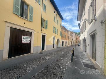 NEGOZIO A CASTIGLIONE DELLE STIVIERE