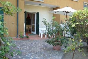 A 100 mt. dalla spiaggia con giardino