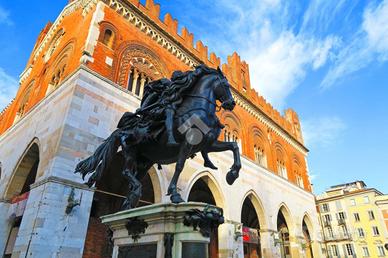 3 LOCALI A PIACENZA