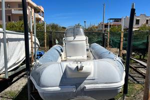 Gommone con tubolari da rifare