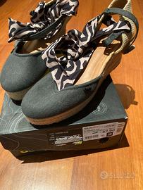 Espadrillas, zeppe con laccetti tessuto o cinturi