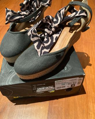 Espadrillas, zeppe con laccetti tessuto o cinturi