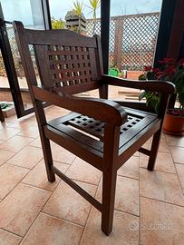 Sedie e panca in legno