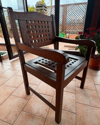 Sedie e panca in legno