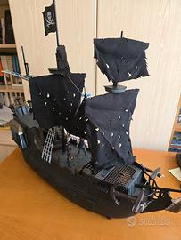 Nave Perla Nera Pirati dei Caraibi Ultimate Play