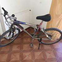 BICI ATALA in ALLUMINIO con 21 marce e ACCESSORI