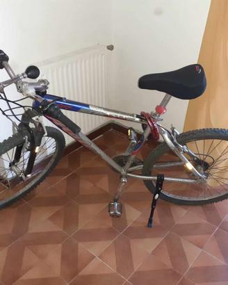 BICI ATALA in ALLUMINIO con 21 marce e ACCESSORI