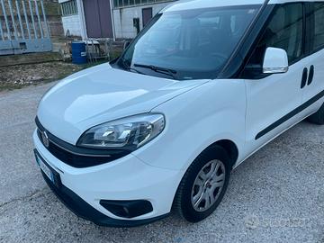 Doblo' Autocarro trasporto persone