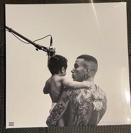 Vinile sfera ebbasta