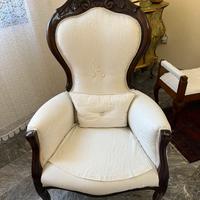 Poltroncina antica
