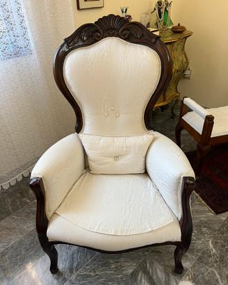 Poltroncina antica