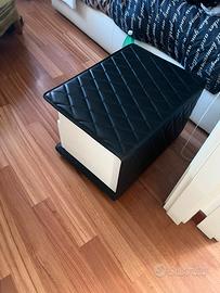 Comodino flou in pelle