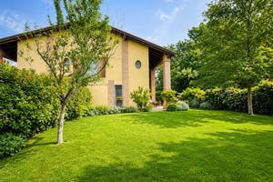 Appartamento di 229 m² con 5 locali e box auto dop