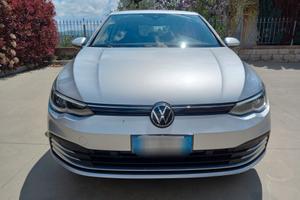 Volkswagen Golf 8 2.0 TDI 2021