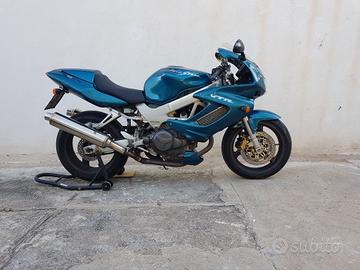 Honda vtr firestorm 1000