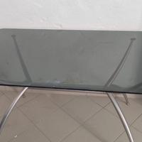 Tavolo in vetro