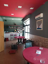 Ampio e luminoso locale