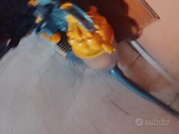 aspirapolvere Dyson a traino DC11