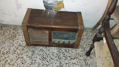 Vecchia radio