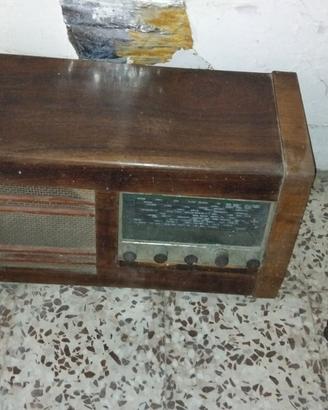 Vecchia radio