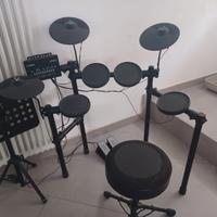 BATTERIA ELETTRONICA YAMAHA E SGABELLO BATTERIA GR