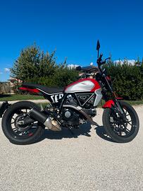 Ducati scrambler icon 800 red 2023