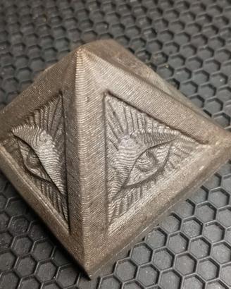 Piramide in Shungite    60 x 60  h50