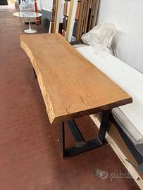 Tavolo in legno di rovere massello albero intero