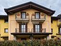 luminoso-appartamento-su-due-livelli-con-travi-a-v