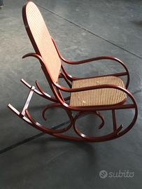 Dondolo in legno