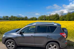 Rav 4 2200 del 2013 con 149000km