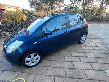 Yaris 1.4 D−4D 5 porte Sol